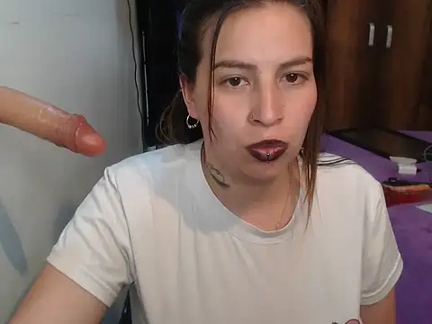 layanafuckass webcam