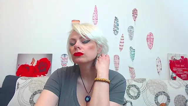 Playful_Goldie_WOW__ webcam