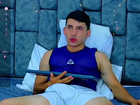 sharleeboygum - SharleeBoygum's free webcam - UK Sex Cams