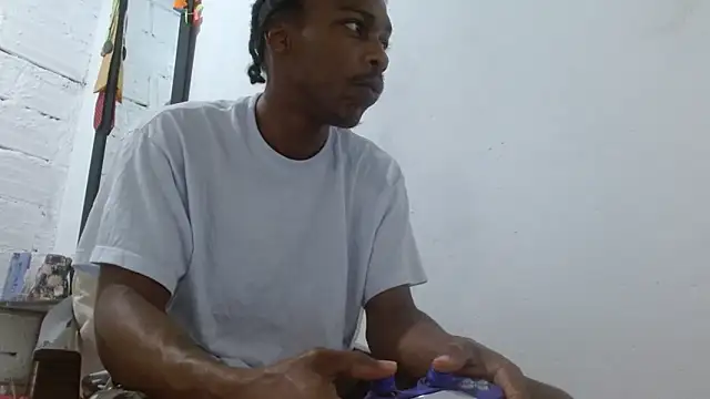 Larry-n-clouds webcam