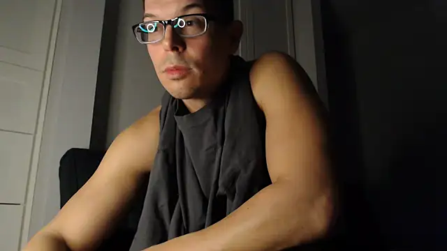 adonimus94 - Adonimus94's free webcam - UK Sex Cams