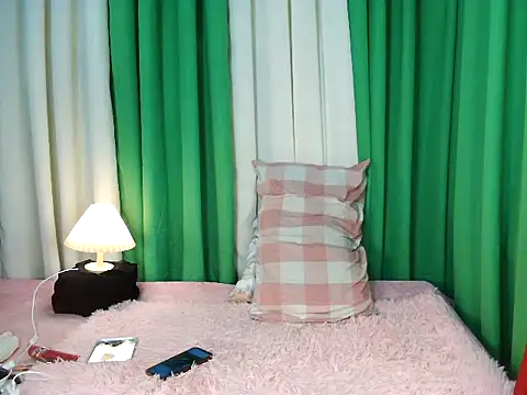 ur_hot_jenelle webcam