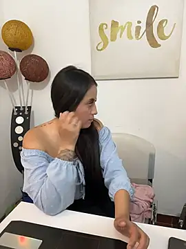 Antonella_Julieta webcam