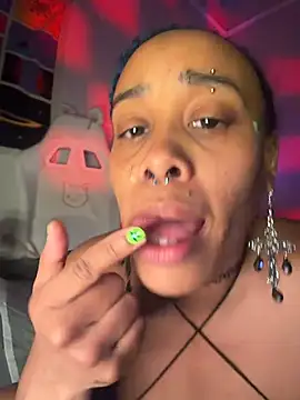 Lunalovesyou8 webcam