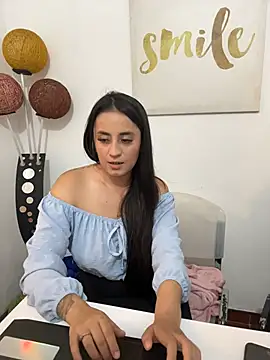 Antonella_Julieta webcam