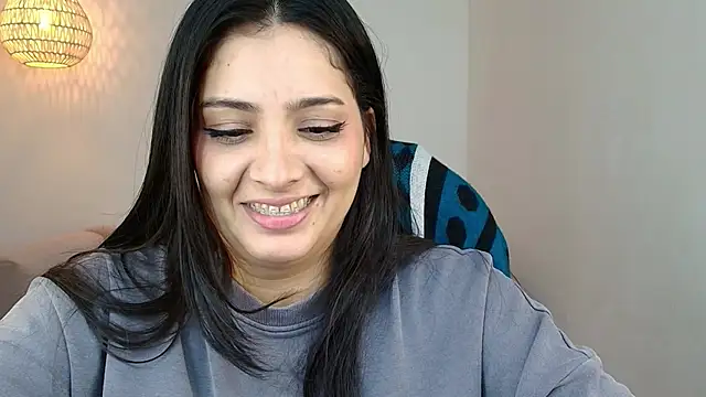 yummyanna_ - YummyAnna_'s free webcam