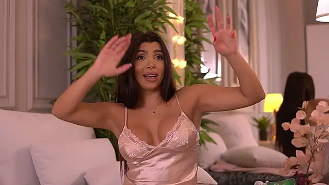 nicolecellini (F young) - ✨Caress my body with your touch 💋