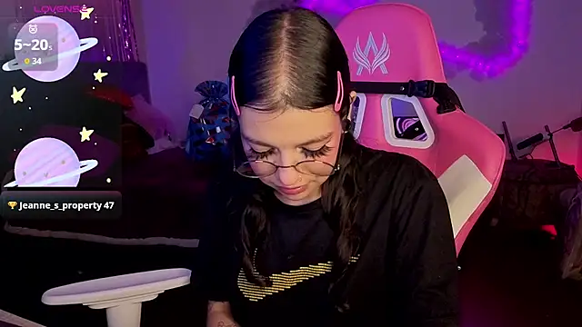 larah_uwu webcam