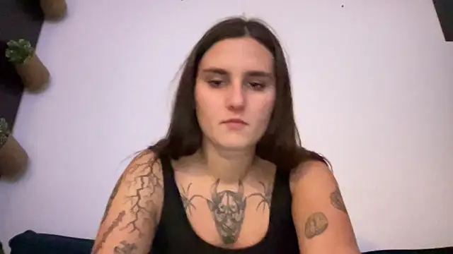 MilaHornyGirl webcam