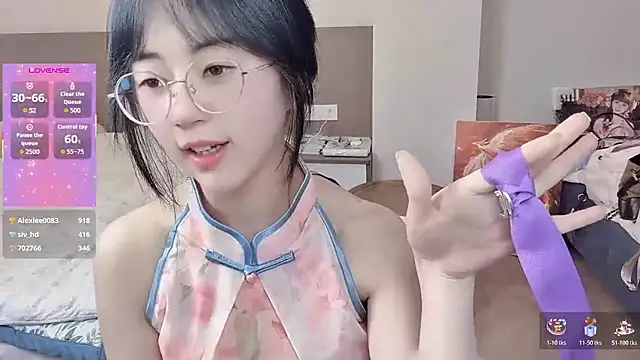 美女-ruoruo-在线直播