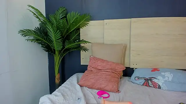 violet_giraldo - Violet_giraldo's free webcam - UK Sex Cams