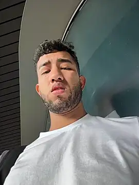 liam_bronw's live cam