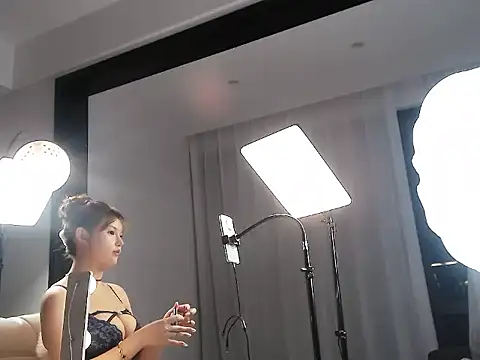 美女zizi-2026在线直播