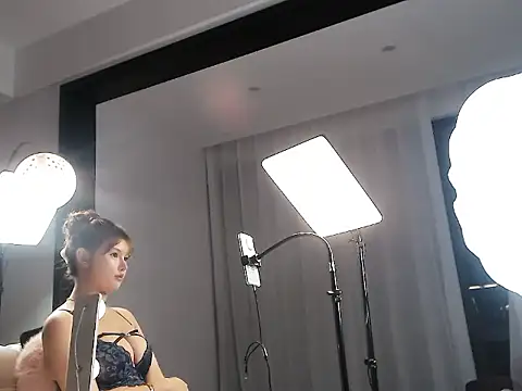 美女zizi-2026在线直播