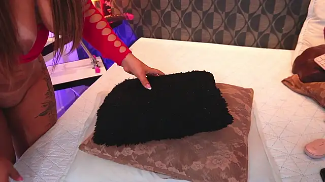 sharomross - SharomRoss's free webcam - UK Sex Cams