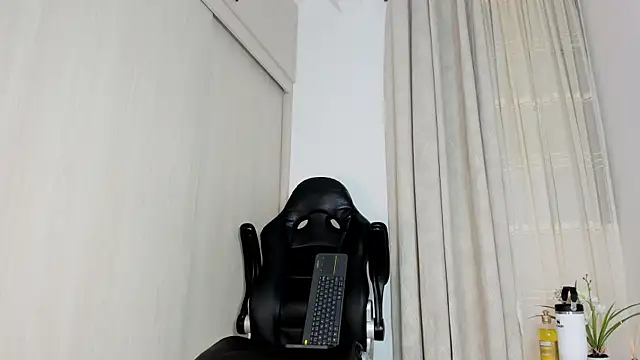 Biscuit_oliva webcam