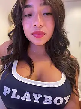 Webcam Model (Bellafr)  is live.Free join now!