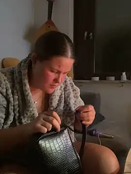 justsomeoneuknow live sex cam