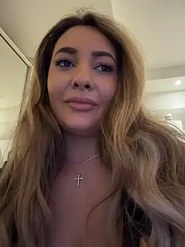 yaaracollins (F young) - Can u make my own home Chair wet?