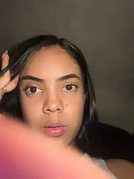 NAUGHTY_LITTLE_18 live sex cam