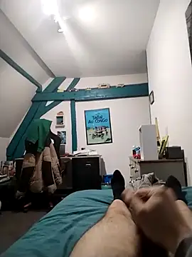 julesg18 (M twink) - À poil + branlette