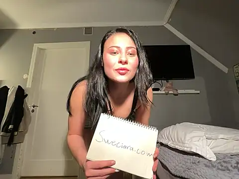 swedishciara (F teen) - Toss the top👚