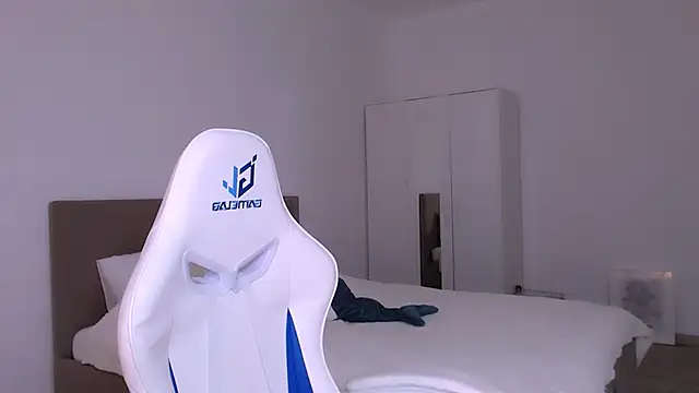 Luna_insniity webcam