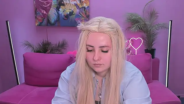 Hennessy_bunny webcam