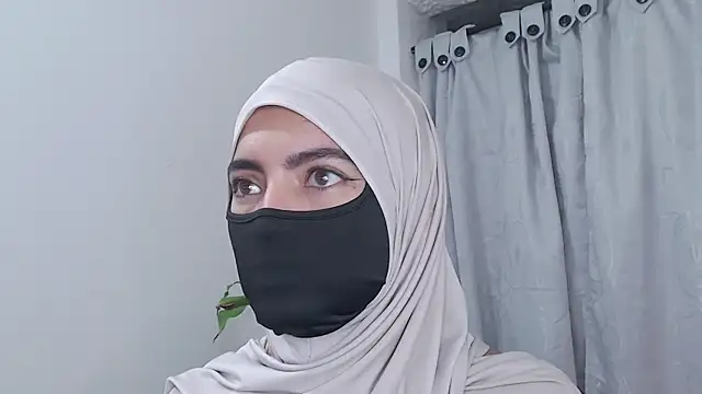 jade_nassar (F young) - masturbation hard +squirt