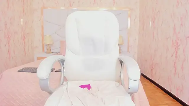 Emily_Whinfre webcam