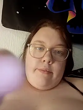 Sexycurvyemilyy webcam