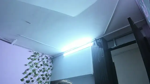 Yaluz_Naugthy webcam