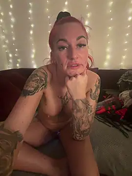 mrsredfoxy - MrsRedFoxy's free webcam - UK Sex Cams