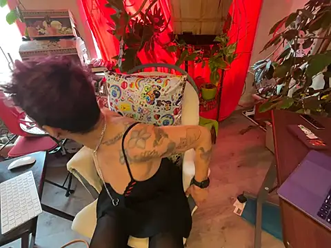 Webcam Model (kinkycanner)  is live.Free join now!