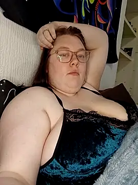 Sexycurvyemilyy webcam