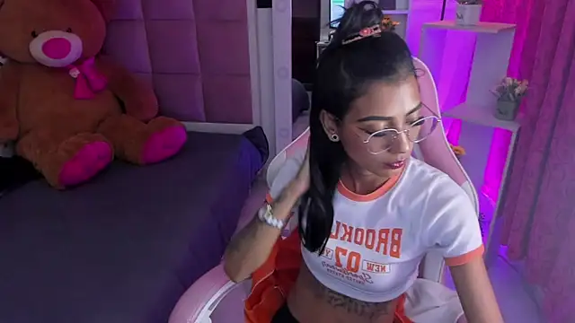 KarlaSlutSkinny__ webcam