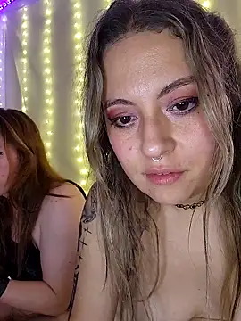 fatalallure_trio (Ask my age) - Girls rimjob max for 2 minutes