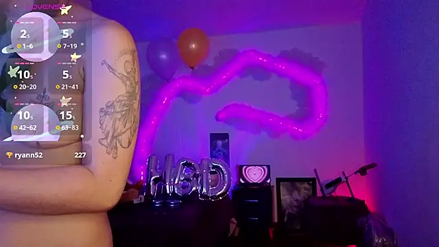 larah_uwu - Larah_uwu's free webcam - UK Sex Cams