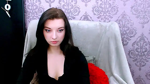 DominantLuna webcam