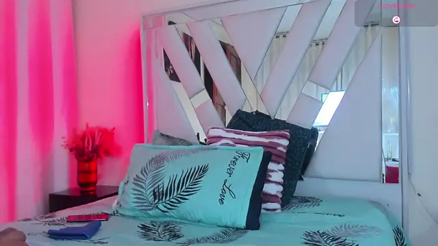 samantha_dimou webcam