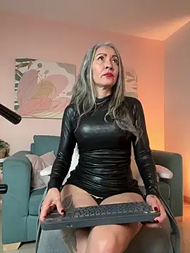 _Nicoletteshea_ webcam