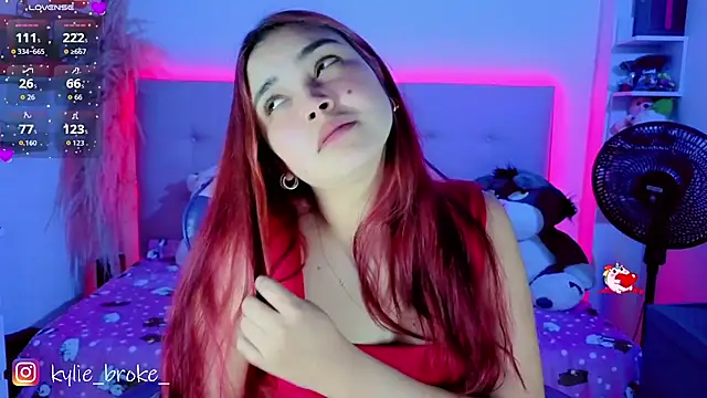 Kylie_brokee webcam