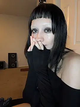 gothbabbi (G young) - Take top off + 5 min Lovense control