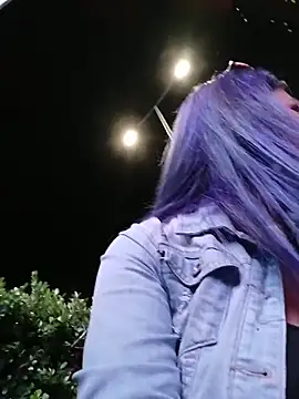 sophie_banger (G milf) - My friend strokes my nipples very hard