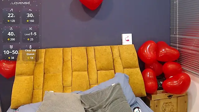 KendraaSimons webcam