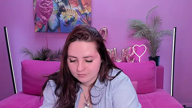 Hennessy_bunny webcam