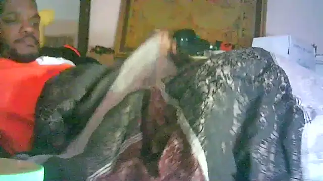 ON3YOULLN3VER_FIR3 webcam