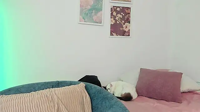 canelleGarces webcam