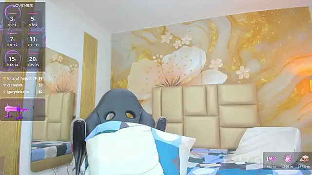 NahomiWalker_ webcam