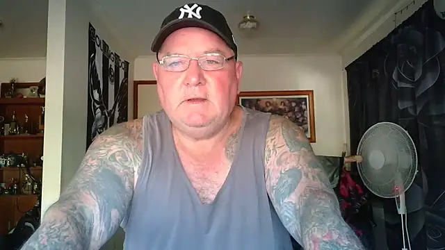 KINKYBLUEYES69 webcam